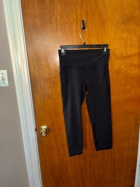 Champion Black Cropped Workout Leggings with Side Pockets